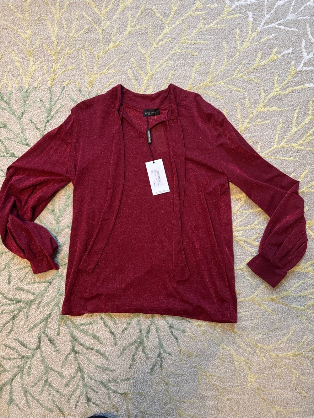 James Lakeland Wolf and badger red sparkle Italian necktie top 50/18 NWT